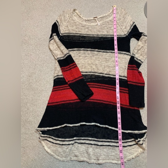 Free People Black and Cream Crew Neck Tunic Sweater High Low Hem Women XS - Picture 4 of 6